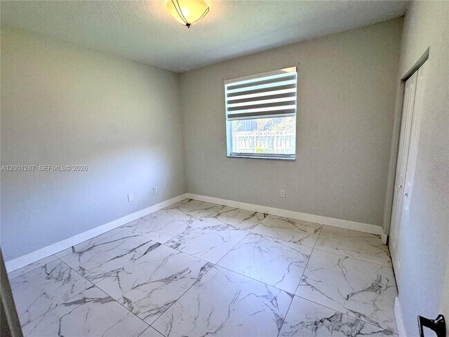 Building Photo - 21405 Ingraham Ave Rd