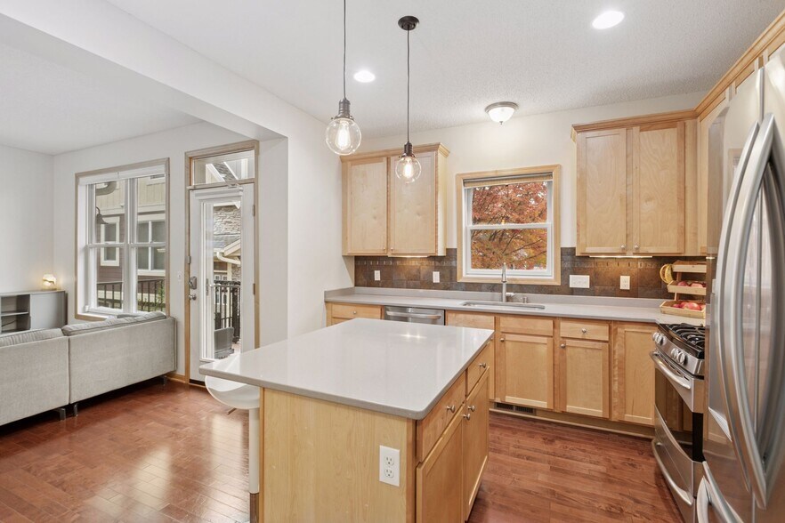 Building Photo - 10749 Falling Water Ln