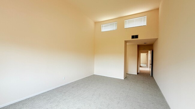 Building Photo - 8 Eclipse Ct