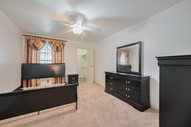 Building Photo - 6500 Sands Point Dr