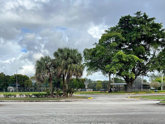 Building Photo - 8266 NW 24th St