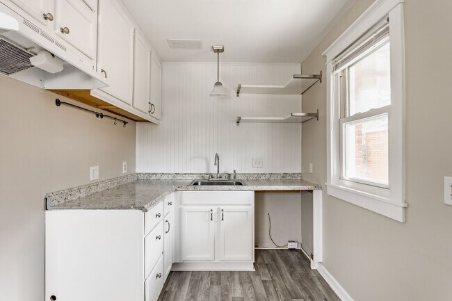 Building Photo - AVOID SCAMMERS!! WE DO NOT POST ON CRAIGSLIST!! Charming 2 Bedroom, 1 Bath brick home a block fro...