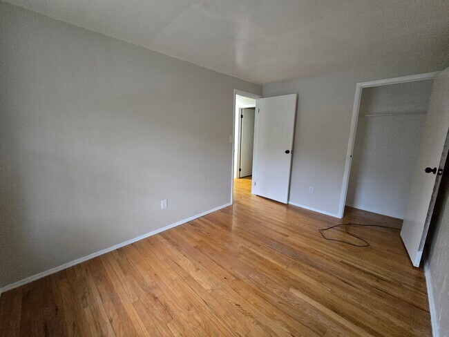 Building Photo - Beautiful 3 Bedroom Split Entry - Plum School District - AVAILABLE NOW