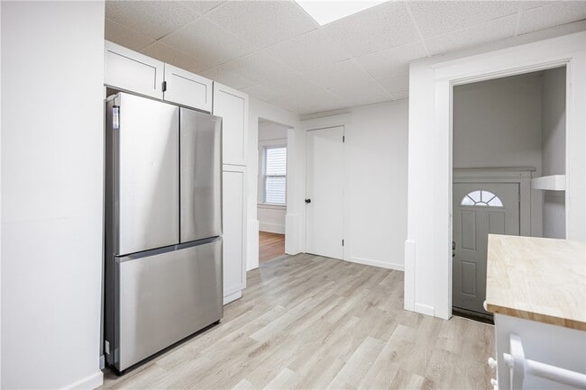 Building Photo - 35 Lawton St