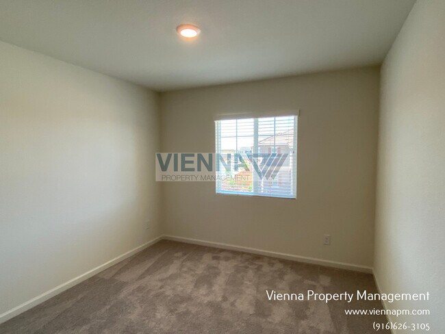 Building Photo - 700 Lincolnshire Cir