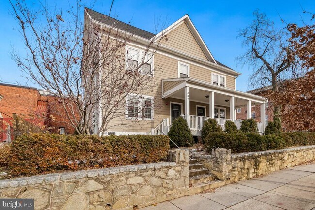 Building Photo - 837 Shepherd St NW