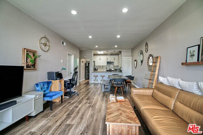 Building Photo - 400 La Fayette Park Pl
