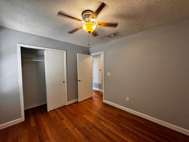 Building Photo - 358 John King Rd