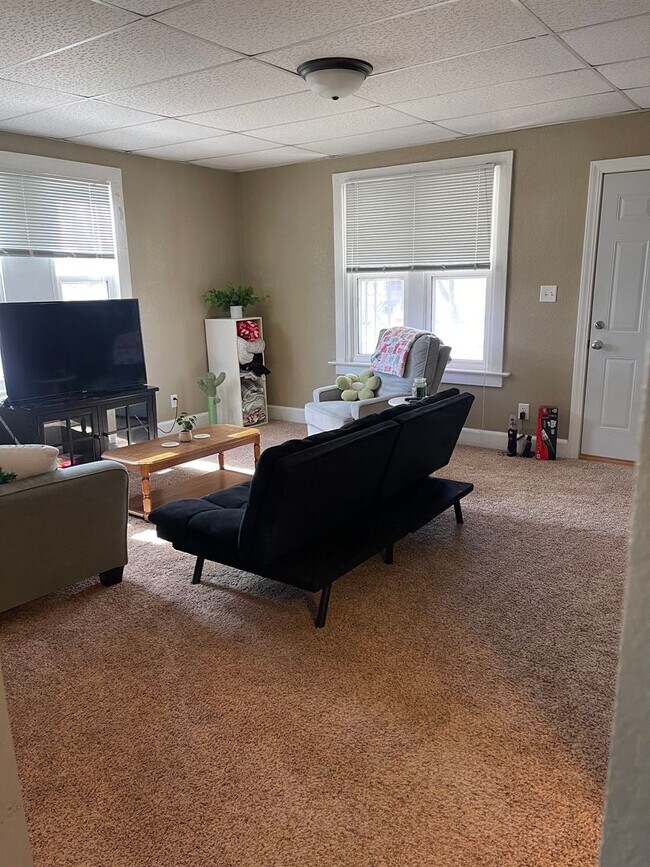 Building Photo - 503 Putnam St