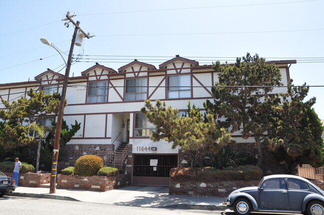 Interior Photo - Pinnacle Acacia LLC