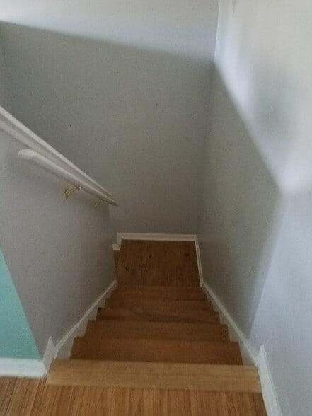 Building Photo - 6289 Freeport Dr