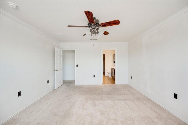 Building Photo - 5701 Cass Ct