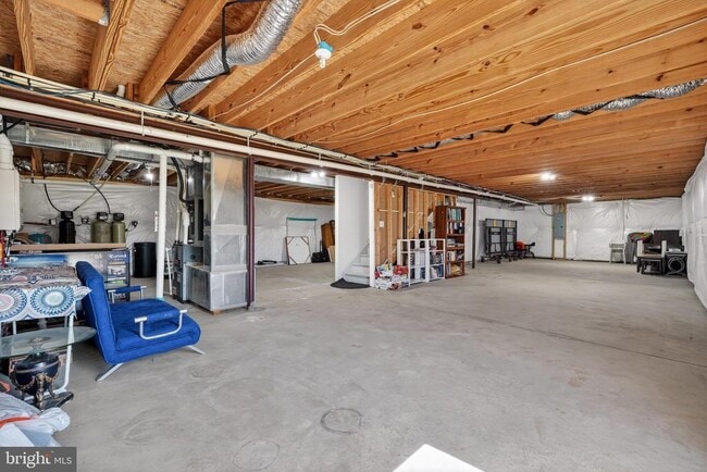 Building Photo - 40 Gina Dr