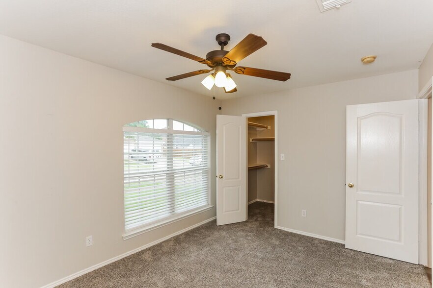 Building Photo - 7501 Fossil Garden Dr