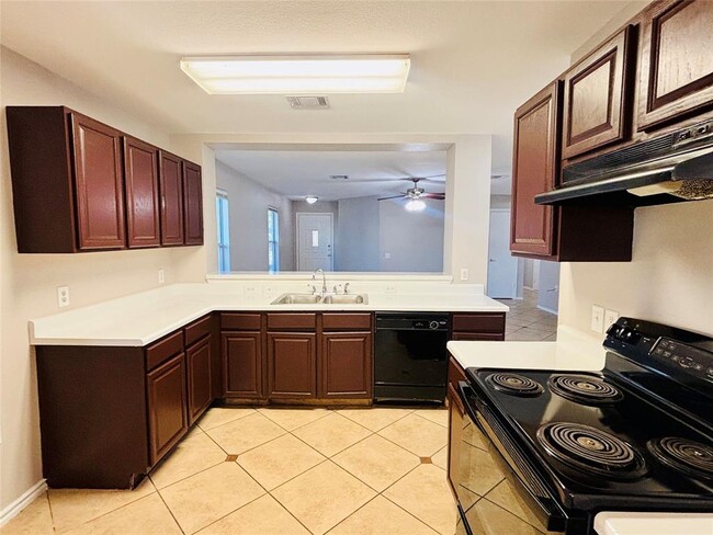 Building Photo - 7424 Cayenne Ln