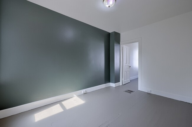 Building Photo - 464 Lafayette St