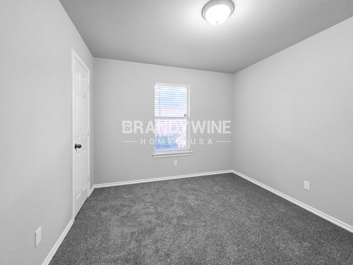 Building Photo - 214 Streamside Dr
