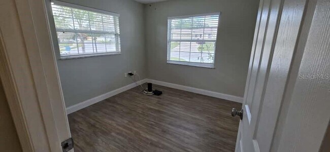 Building Photo - 105 Blue Heron Ln