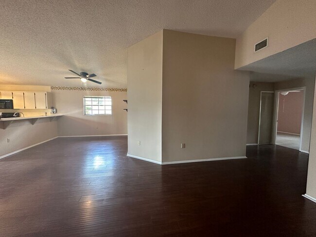Building Photo - Spacious Lakeland Home | Move-In Ready | Prime Location