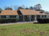 Building Photo - 549 Wade Rd