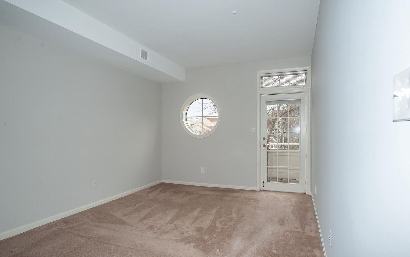 Master Bedroom - 6954 Ellingham Cir