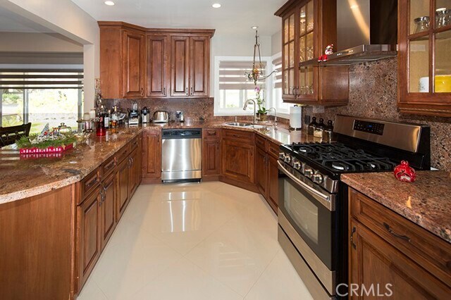 Building Photo - 3238 Montrose