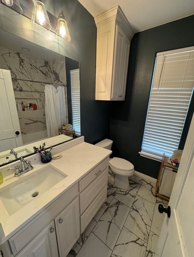 Building Photo - 421 Mt Pleasant St