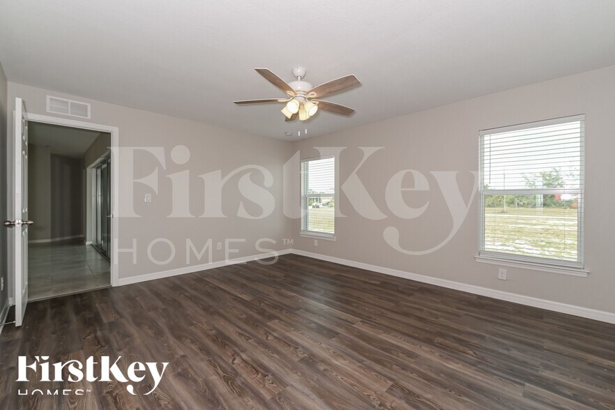 Building Photo - 3237 NW 41st Pl