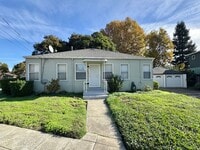 Building Photo - Spacious and Updated 1 Bedroom, 1 Bathroom...