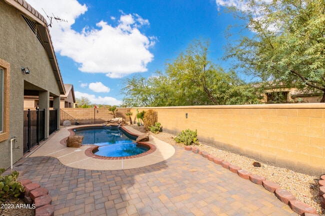 Building Photo - 17554 W Cardinal Dr