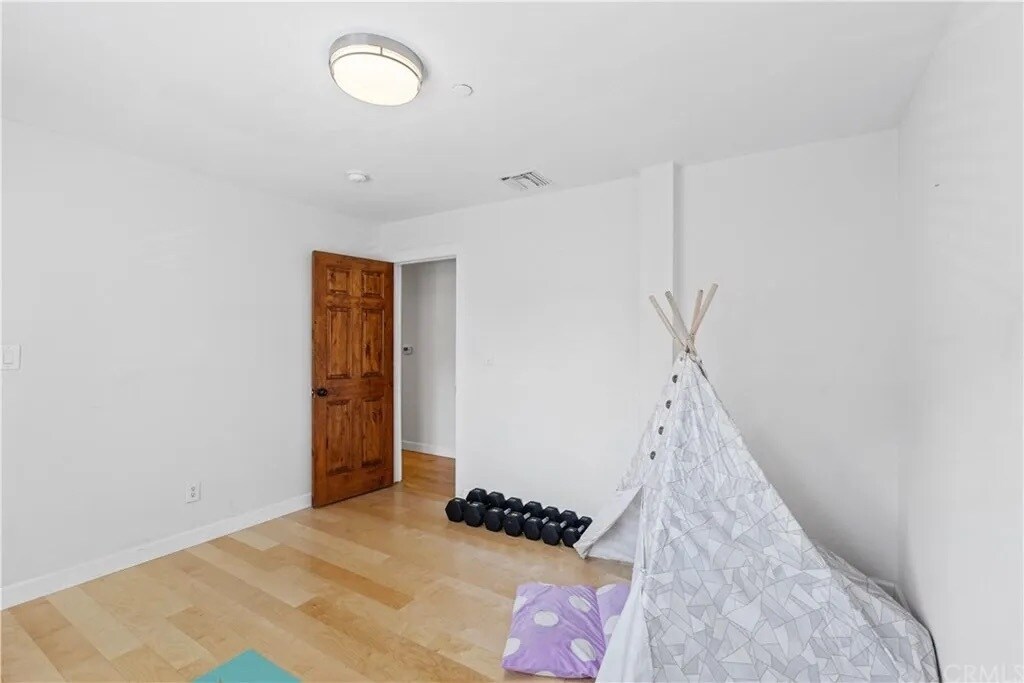 Bedroom - 37 E Howard St
