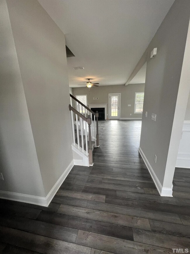 Building Photo - Room in House on Hanover Ct