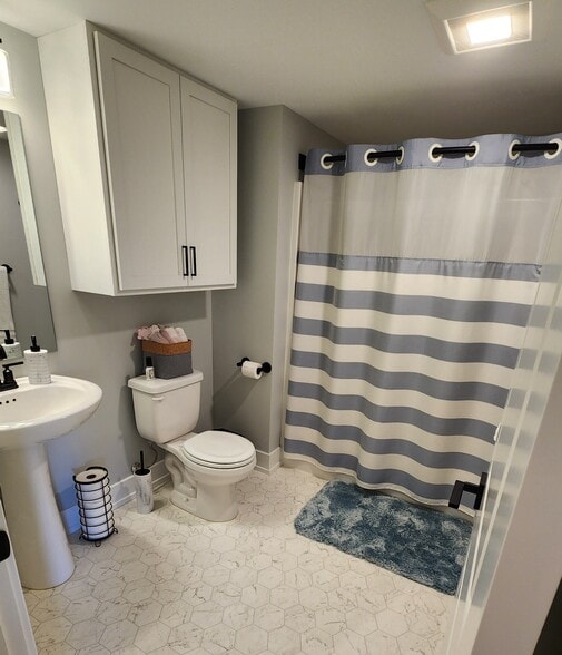 Building Photo - 3065 Blue Spruce Dr SE