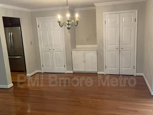 Building Photo - 5712 Roland Ave