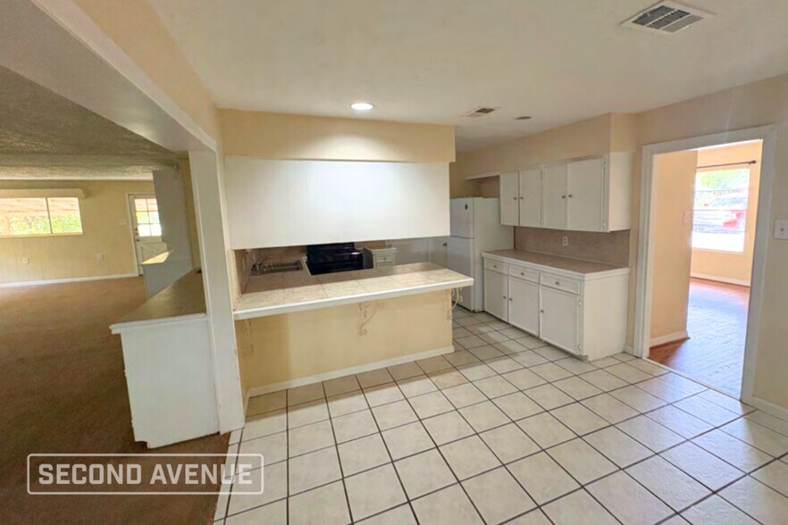 Building Photo - 202 Timber Ln