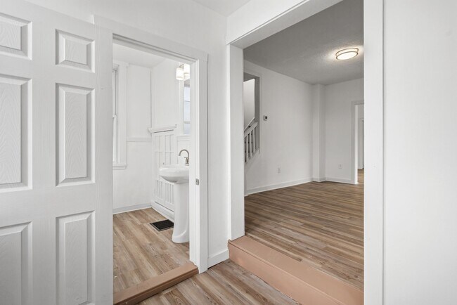 Building Photo - Stunning 3 bedroom home in Penn Hills available now!