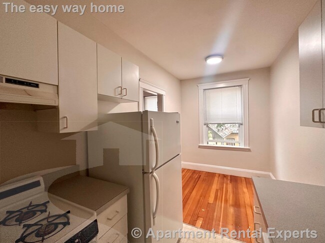 Building Photo - 28 Langdon St