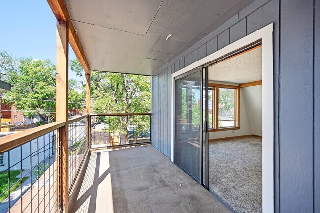 Building Photo - $2,895.95, with $200 Off Cleaning Voucher, 3 Beds - 2 Bath, Single Family Home in Denver with Was...
