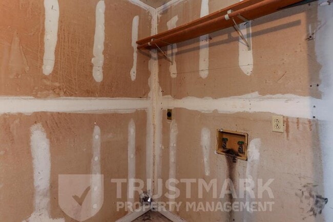 Building Photo - 4506 A Lago Cir