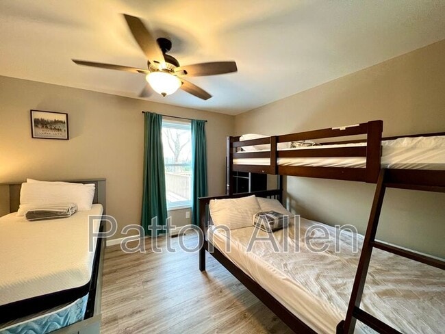 Building Photo - 63 Ben Lippen Rd