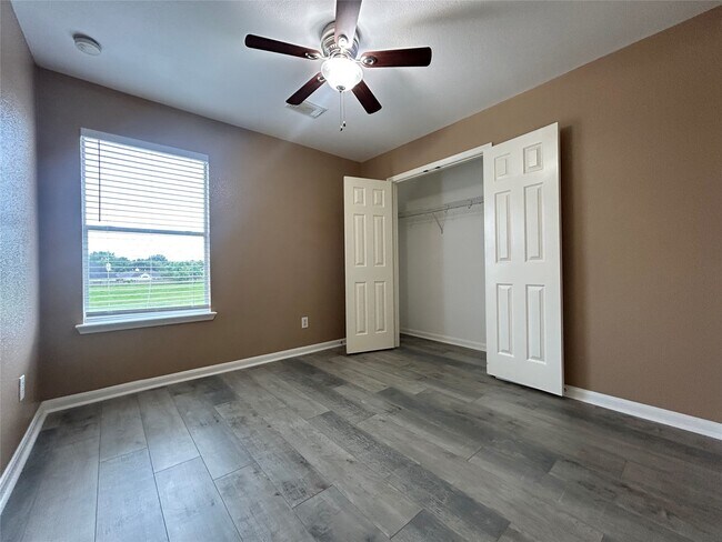 Building Photo - 6139 Springbrook Garden Ln