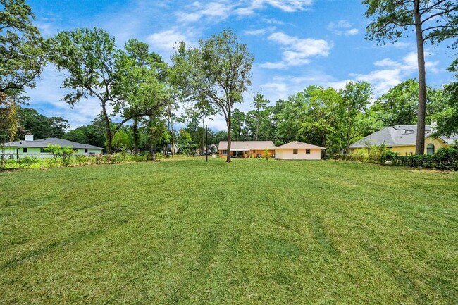 Building Photo - 11811 Campos Dr