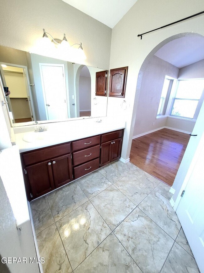 Building Photo - 7532 Plaza Taurina Dr