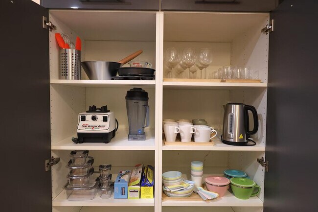 Building Photo - 6505 Skyfarm Dr