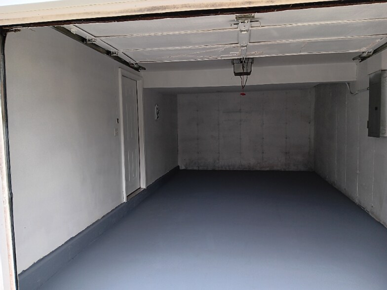 Building Photo - 5520 Carla Dr