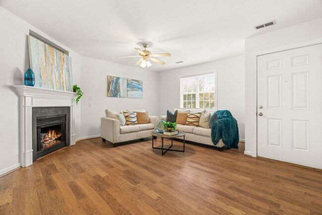 Building Photo - 2221 Mountain Mist Ct