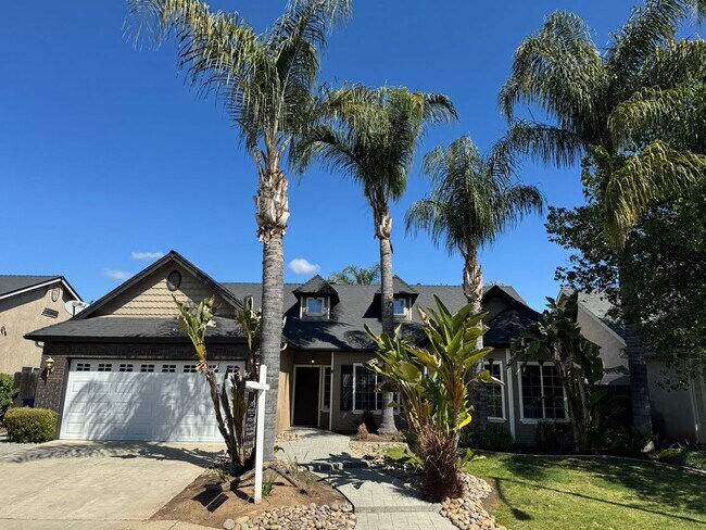 Primary Photo - Gorgeous 3 bd. & 2 bath Home with a pool i...