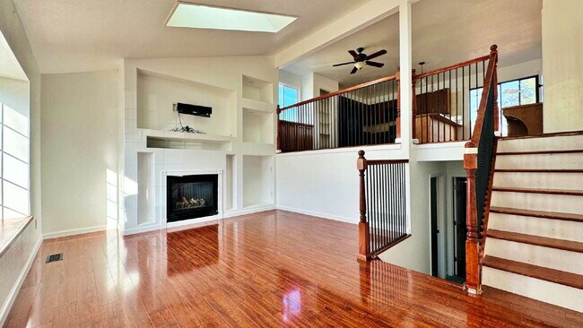 Building Photo - Large Deck & Fenced Backyard in this Lovely 3 Bed 2 Bath 2 Garage Home in Stone Ridge Park!!