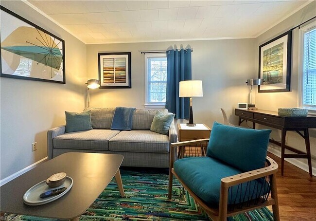 Building Photo - 918 Harris St