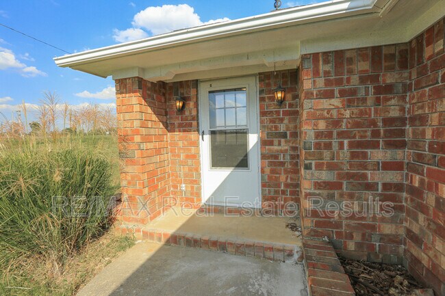 Building Photo - 1741 E 1st Ave